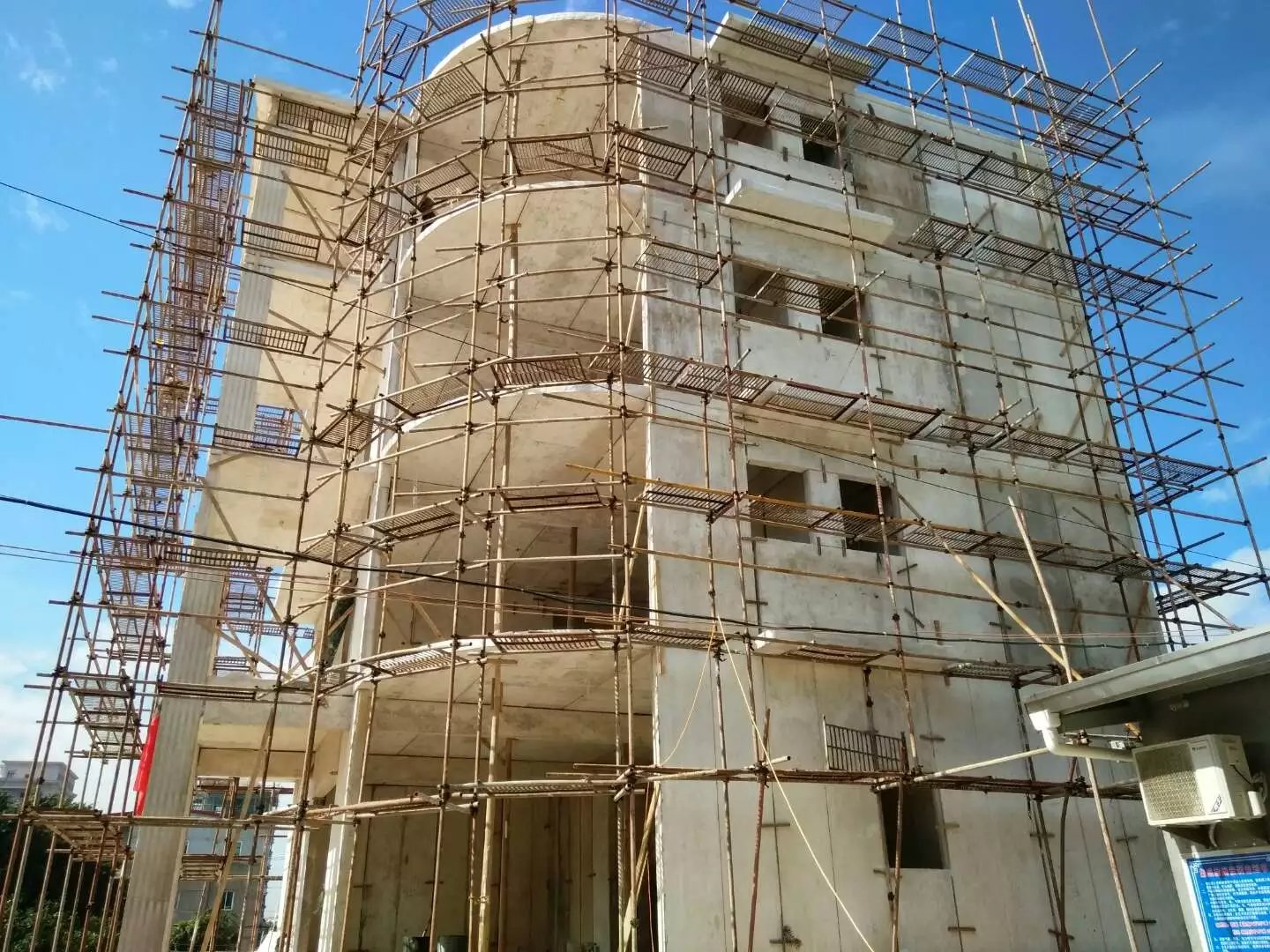 昌宁星河绿色环保装配式建材在福建修建的五层别墅建筑